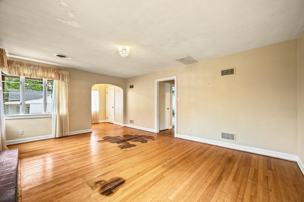 1435 BLUESTONE ST, HARRISONBURG, Virginia 22801, 2 Bedrooms Bedrooms, ,1 BathroomBathrooms,Residential,1435 BLUESTONE ST,665175 MLS # 665175