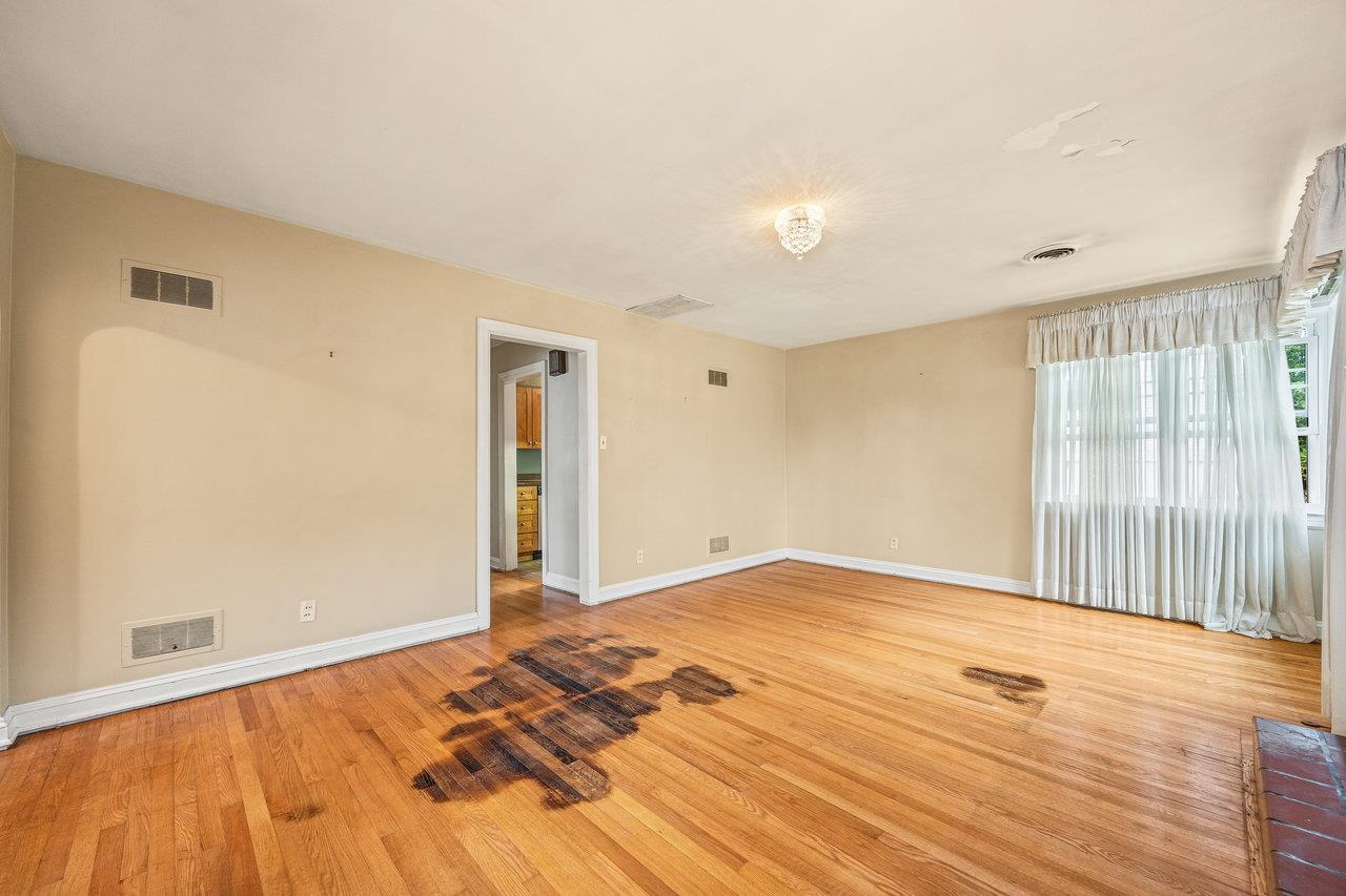 1435 BLUESTONE ST, HARRISONBURG, Virginia 22801, 2 Bedrooms Bedrooms, ,1 BathroomBathrooms,Residential,1435 BLUESTONE ST,665175 MLS # 665175