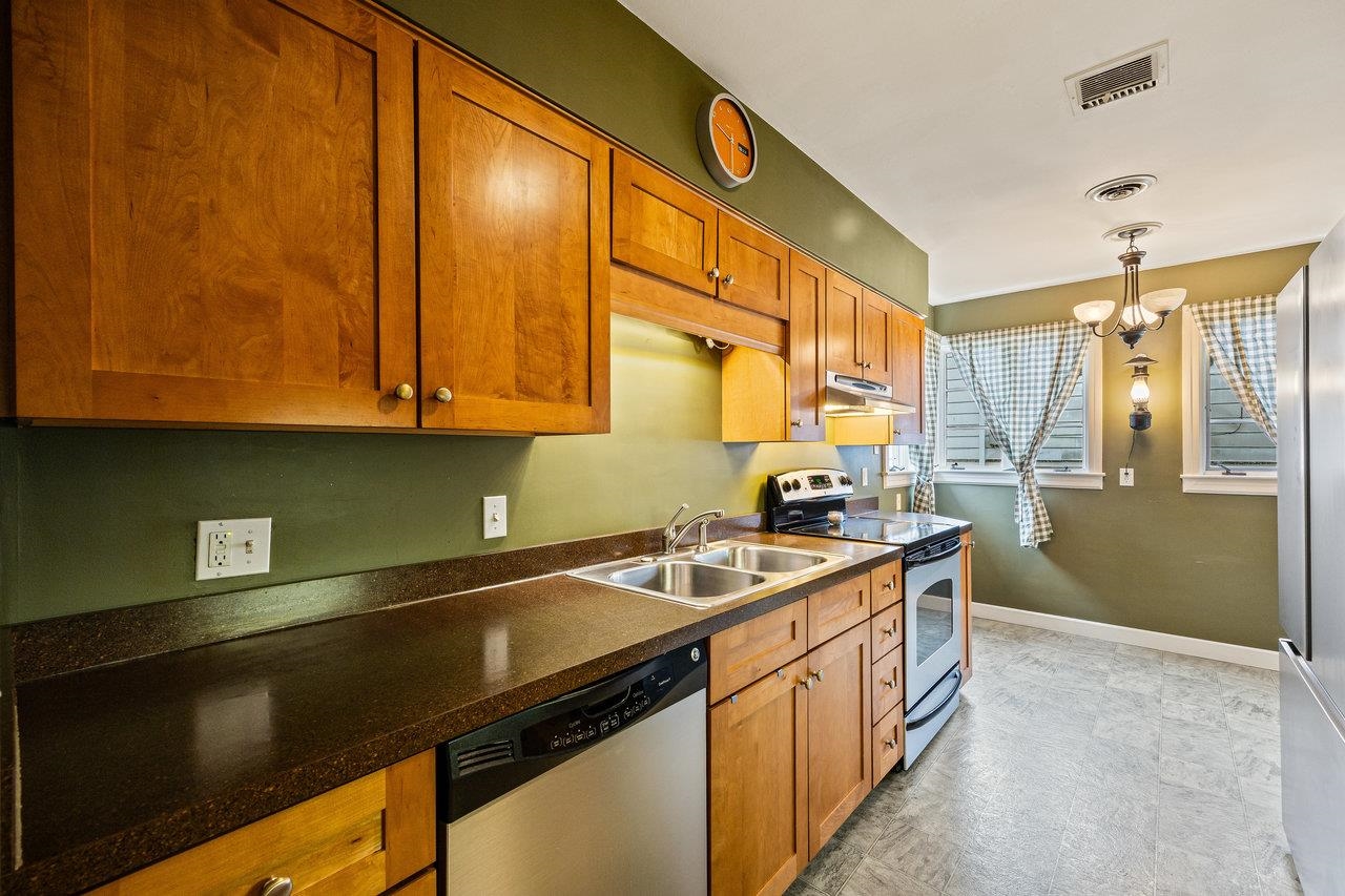 1435 BLUESTONE ST, HARRISONBURG, Virginia 22801, 2 Bedrooms Bedrooms, ,1 BathroomBathrooms,Residential,1435 BLUESTONE ST,665175 MLS # 665175