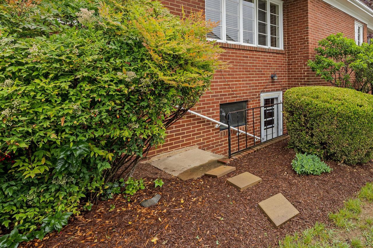 1435 BLUESTONE ST, HARRISONBURG, Virginia 22801, 2 Bedrooms Bedrooms, ,1 BathroomBathrooms,Residential,1435 BLUESTONE ST,665175 MLS # 665175