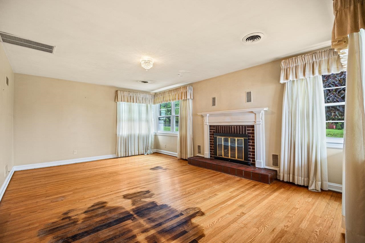 1435 BLUESTONE ST, HARRISONBURG, Virginia 22801, 2 Bedrooms Bedrooms, ,1 BathroomBathrooms,Residential,1435 BLUESTONE ST,665175 MLS # 665175