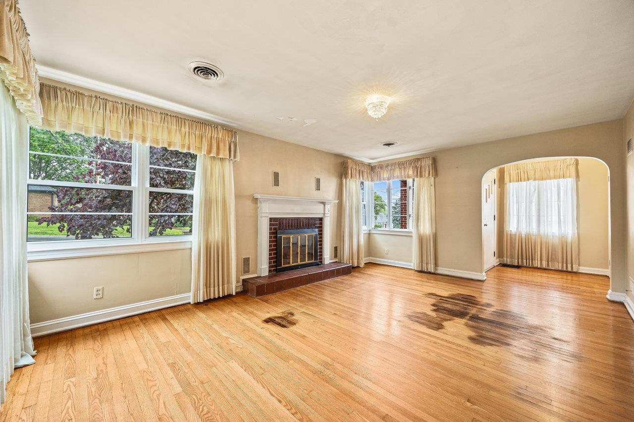 1435 BLUESTONE ST, HARRISONBURG, Virginia 22801, 2 Bedrooms Bedrooms, ,1 BathroomBathrooms,Residential,1435 BLUESTONE ST,665175 MLS # 665175