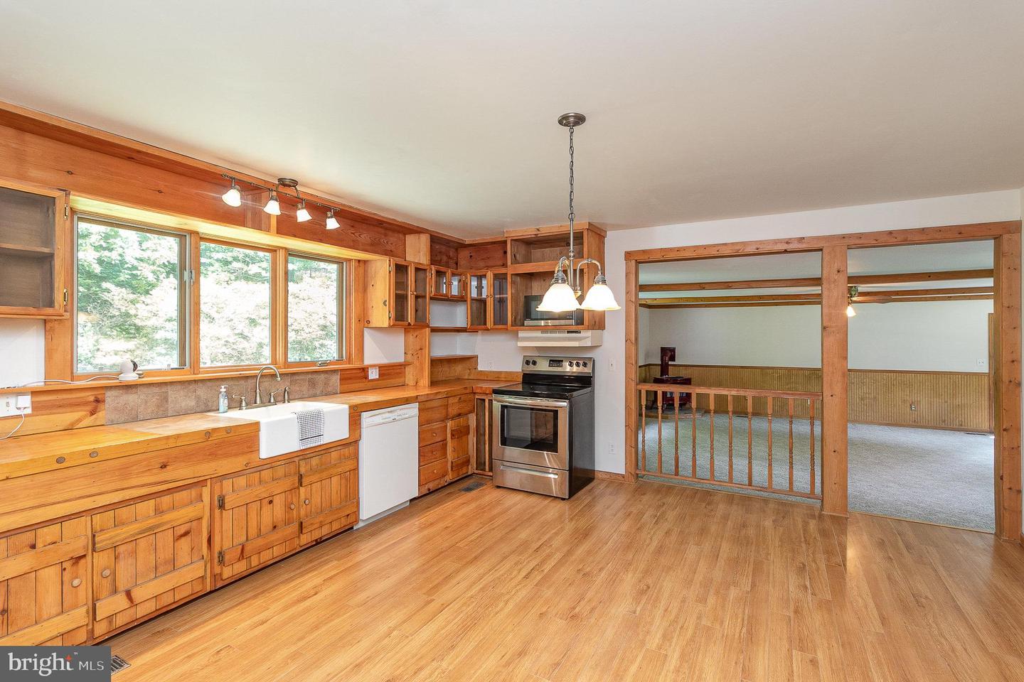 2070 FARRAGUT DR, STAFFORD, Virginia 22554, 4 Bedrooms Bedrooms, 14 Rooms Rooms,2 BathroomsBathrooms,Residential,For sale,2070 FARRAGUT DR,VAST2039076 MLS # VAST2039076