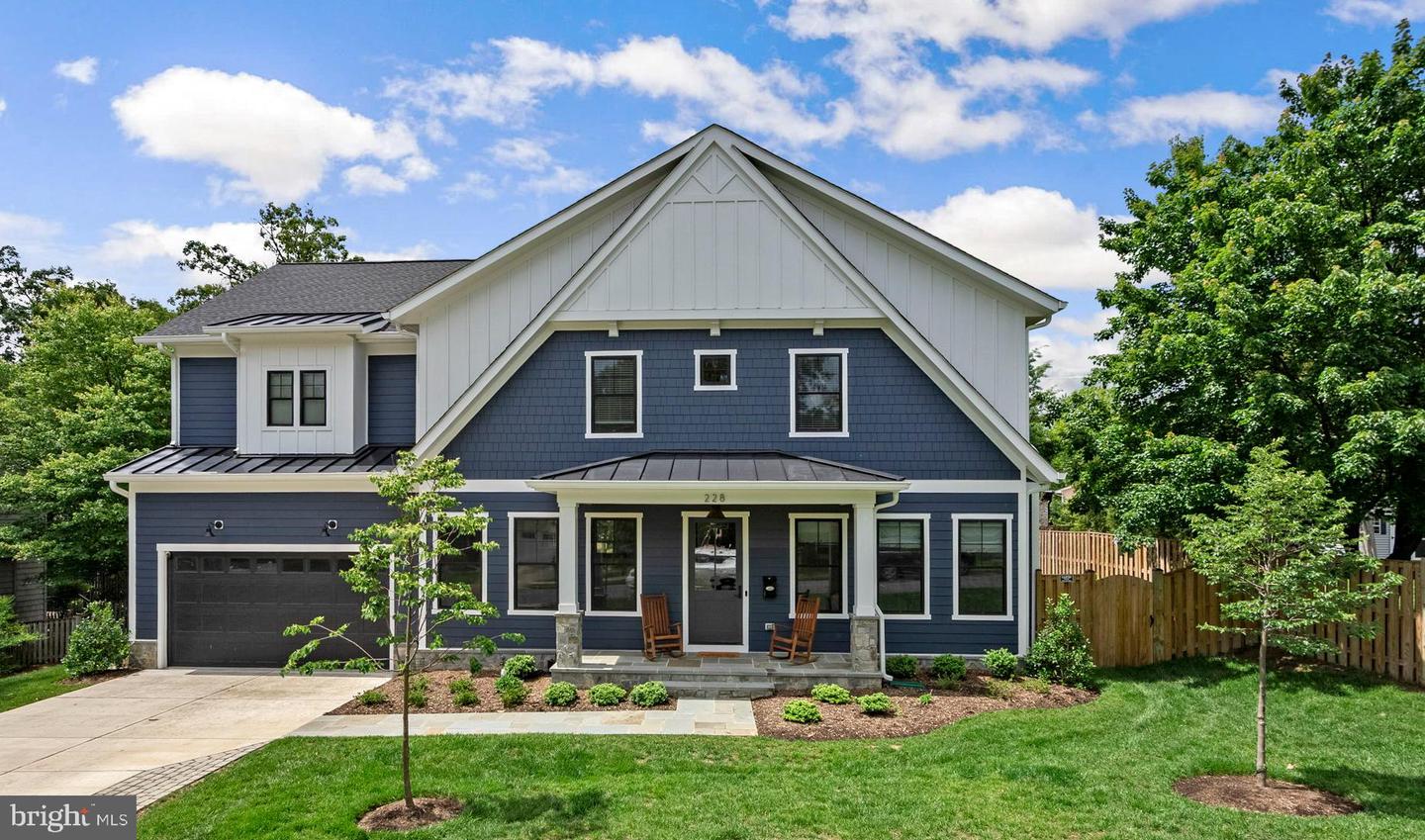 228 MANVELL RD SE, VIENNA, Virginia 22180, 5 Bedrooms Bedrooms, ,5 BathroomsBathrooms,Residential,For sale,228 MANVELL RD SE,VAFX2242554 MLS # VAFX2242554
