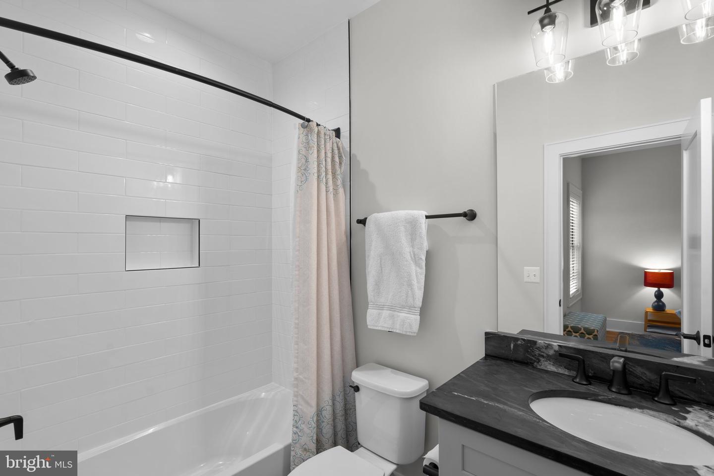 228 MANVELL RD SE, VIENNA, Virginia 22180, 5 Bedrooms Bedrooms, ,5 BathroomsBathrooms,Residential,For sale,228 MANVELL RD SE,VAFX2242554 MLS # VAFX2242554