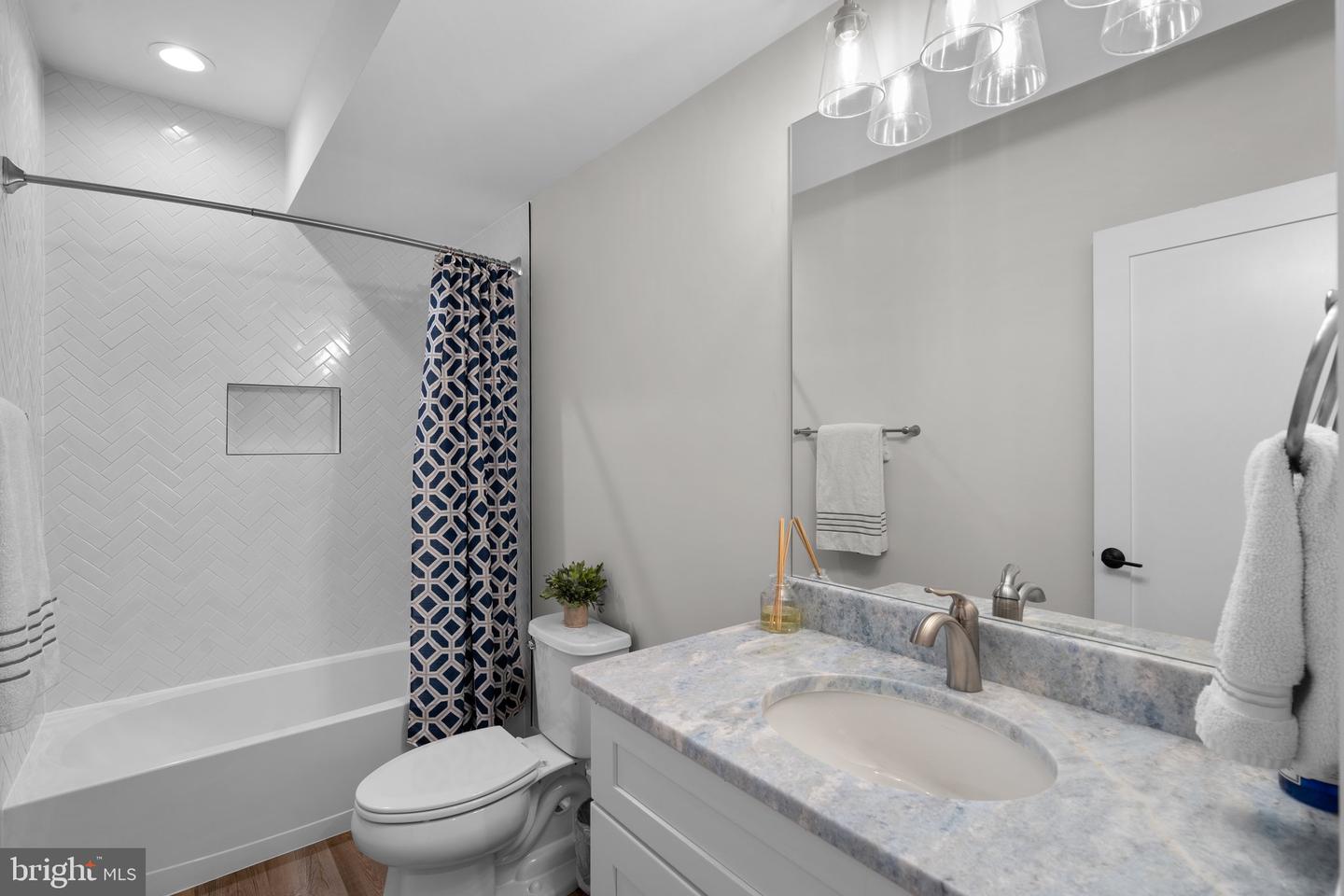 228 MANVELL RD SE, VIENNA, Virginia 22180, 5 Bedrooms Bedrooms, ,5 BathroomsBathrooms,Residential,For sale,228 MANVELL RD SE,VAFX2242554 MLS # VAFX2242554