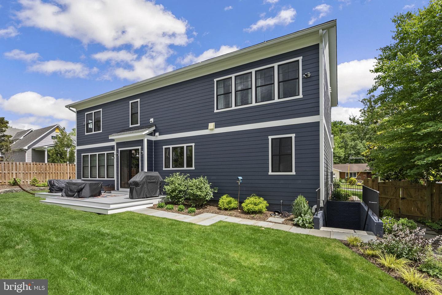 228 MANVELL RD SE, VIENNA, Virginia 22180, 5 Bedrooms Bedrooms, ,5 BathroomsBathrooms,Residential,For sale,228 MANVELL RD SE,VAFX2242554 MLS # VAFX2242554
