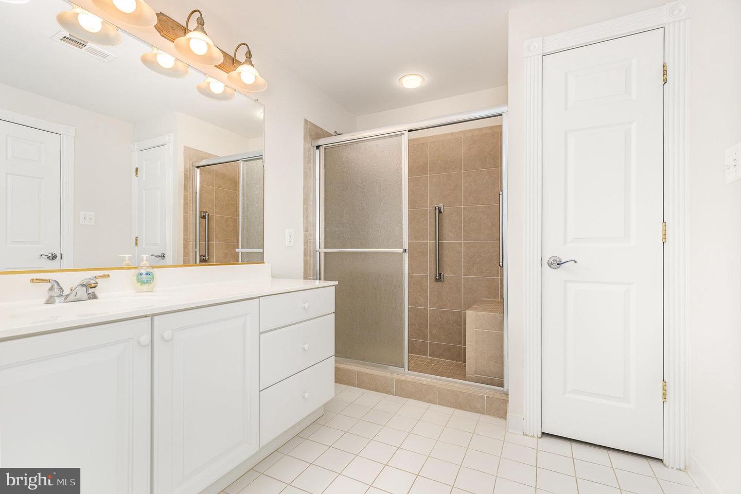 255 CARRIAGE CHASE CIR, WARRENTON, Virginia 20186, 4 Bedrooms Bedrooms, ,4 BathroomsBathrooms,Residential,For sale,255 CARRIAGE CHASE CIR,VAFQ2016728 MLS # VAFQ2016728