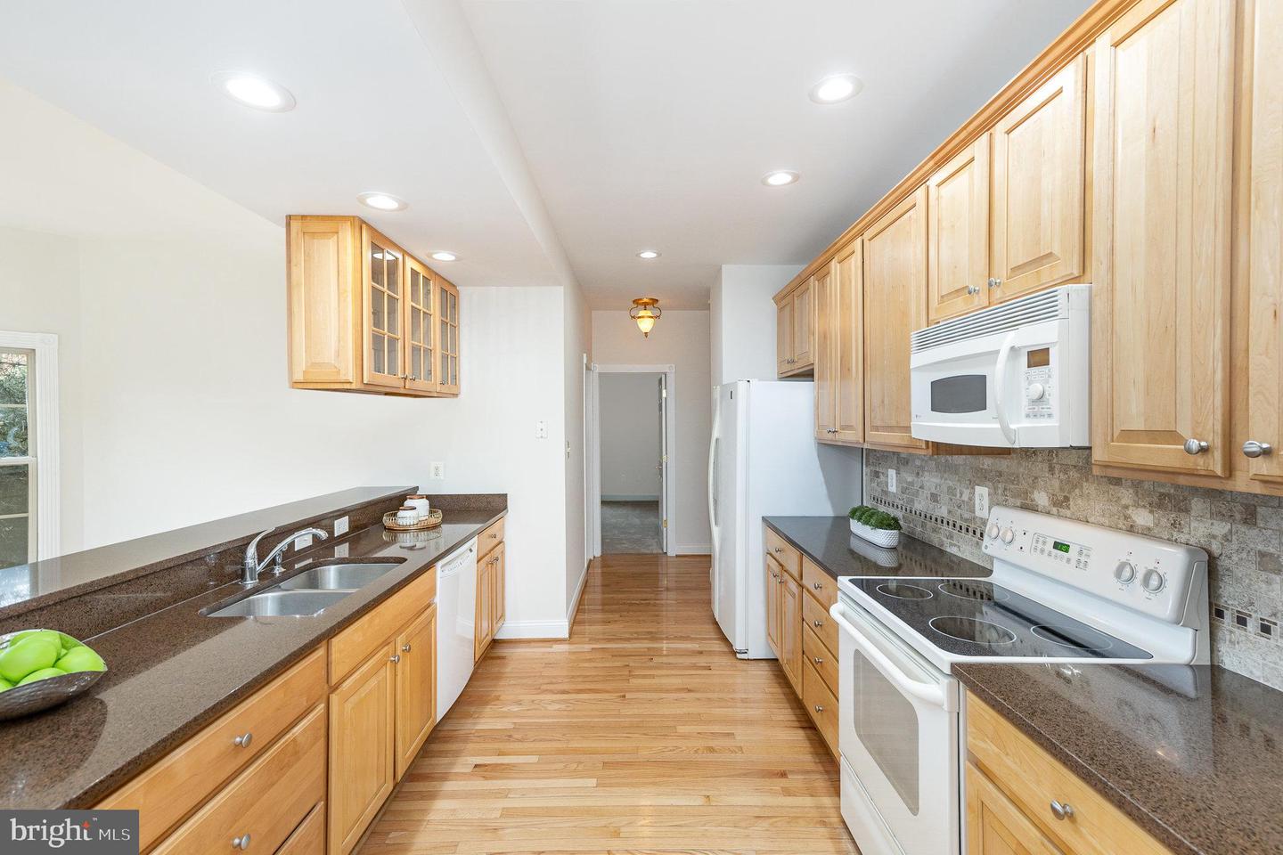 255 CARRIAGE CHASE CIR, WARRENTON, Virginia 20186, 4 Bedrooms Bedrooms, ,4 BathroomsBathrooms,Residential,For sale,255 CARRIAGE CHASE CIR,VAFQ2016728 MLS # VAFQ2016728