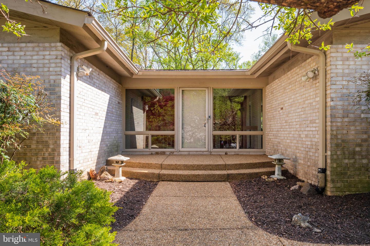 3019 CUNNINGHAM DR, ALEXANDRIA, Virginia 22309, 5 Bedrooms Bedrooms, ,3 BathroomsBathrooms,Residential,For sale,3019 CUNNINGHAM DR,VAFX2242608 MLS # VAFX2242608