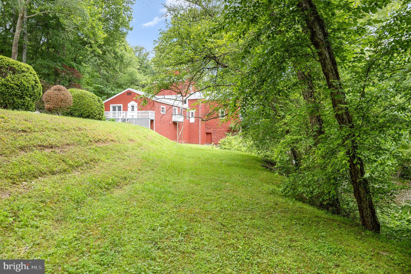 6908 S ROXBURY MILL RD, SPOTSYLVANIA, Virginia 22551, 4 Bedrooms Bedrooms, ,5 BathroomsBathrooms,Residential,For sale,6908 S ROXBURY MILL RD,VASP2033376 MLS # VASP2033376