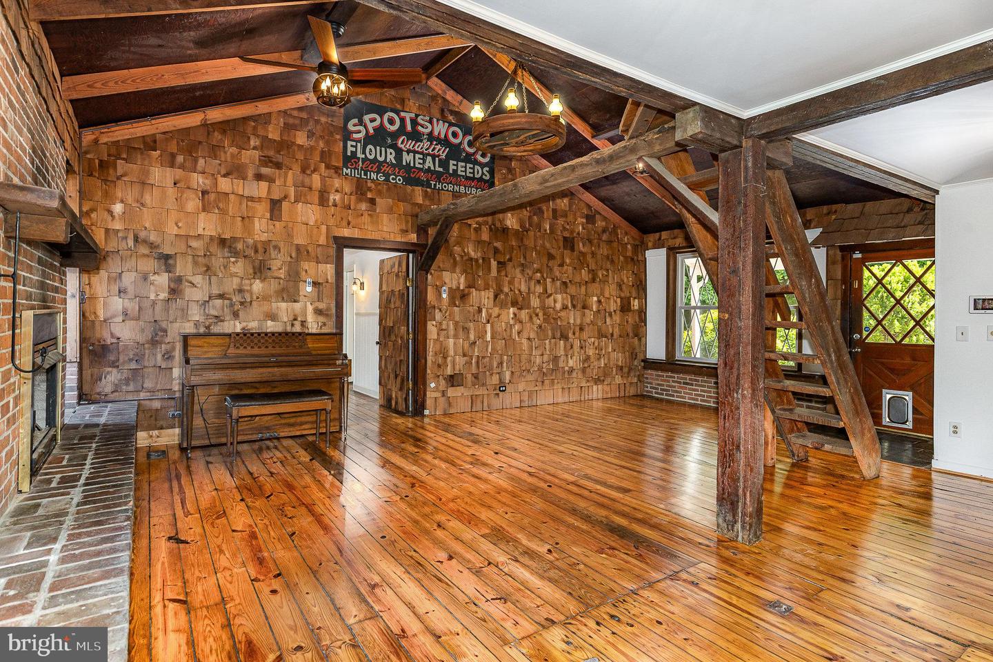 6908 S ROXBURY MILL RD, SPOTSYLVANIA, Virginia 22551, 4 Bedrooms Bedrooms, ,5 BathroomsBathrooms,Residential,For sale,6908 S ROXBURY MILL RD,VASP2033376 MLS # VASP2033376