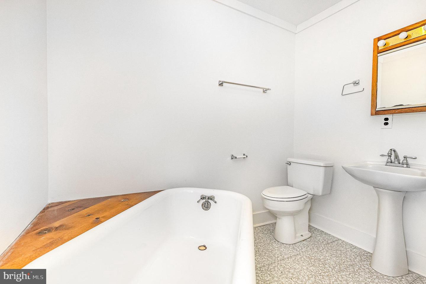 6908 S ROXBURY MILL RD, SPOTSYLVANIA, Virginia 22551, 4 Bedrooms Bedrooms, ,5 BathroomsBathrooms,Residential,For sale,6908 S ROXBURY MILL RD,VASP2033376 MLS # VASP2033376