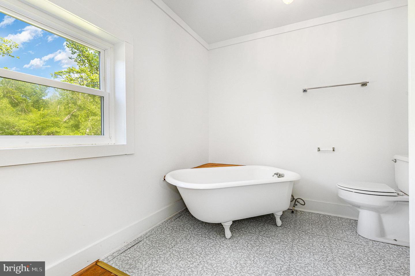 6908 S ROXBURY MILL RD, SPOTSYLVANIA, Virginia 22551, 4 Bedrooms Bedrooms, ,5 BathroomsBathrooms,Residential,For sale,6908 S ROXBURY MILL RD,VASP2033376 MLS # VASP2033376