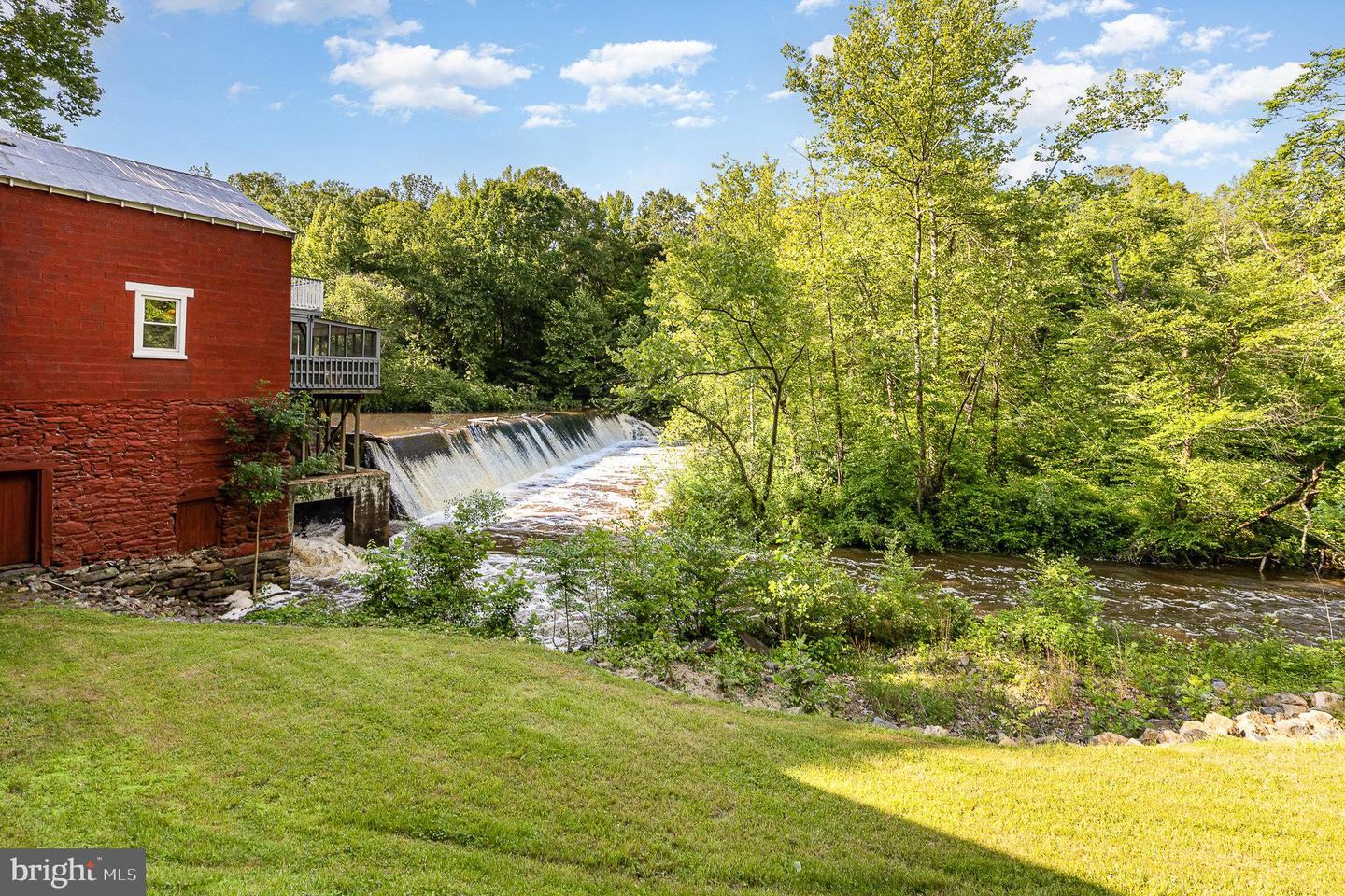 6908 S ROXBURY MILL RD, SPOTSYLVANIA, Virginia 22551, 4 Bedrooms Bedrooms, ,5 BathroomsBathrooms,Residential,For sale,6908 S ROXBURY MILL RD,VASP2033376 MLS # VASP2033376