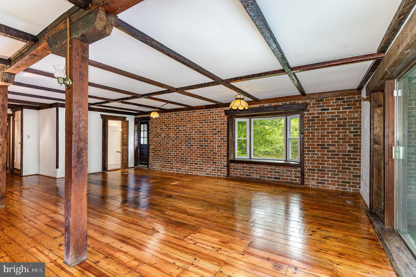 6908 S ROXBURY MILL RD, SPOTSYLVANIA, Virginia 22551, 4 Bedrooms Bedrooms, ,5 BathroomsBathrooms,Residential,For sale,6908 S ROXBURY MILL RD,VASP2033376 MLS # VASP2033376