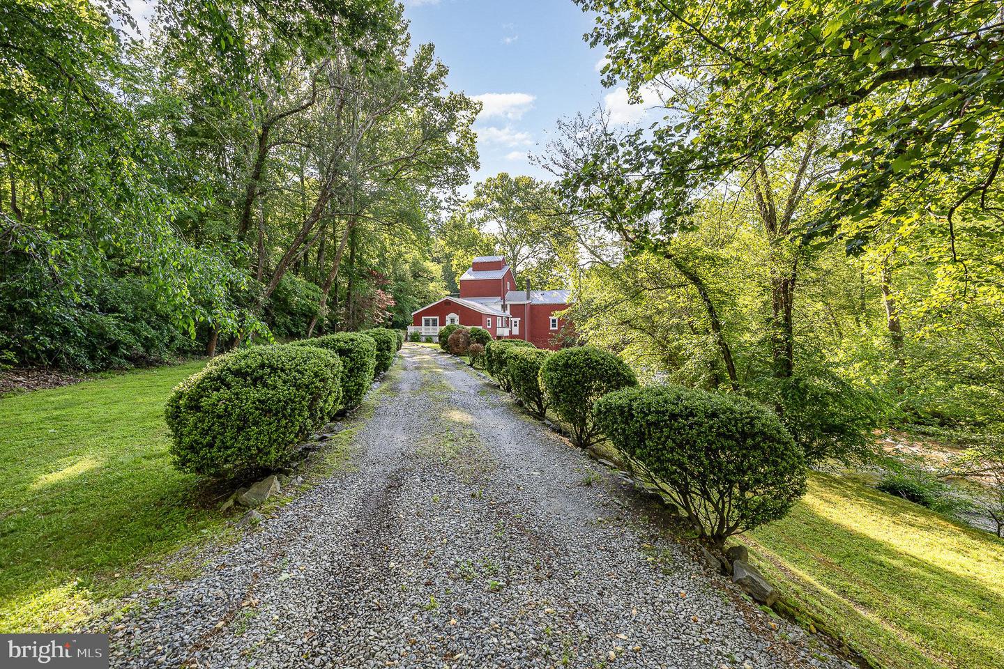 6908 S ROXBURY MILL RD, SPOTSYLVANIA, Virginia 22551, 4 Bedrooms Bedrooms, ,5 BathroomsBathrooms,Residential,For sale,6908 S ROXBURY MILL RD,VASP2033376 MLS # VASP2033376
