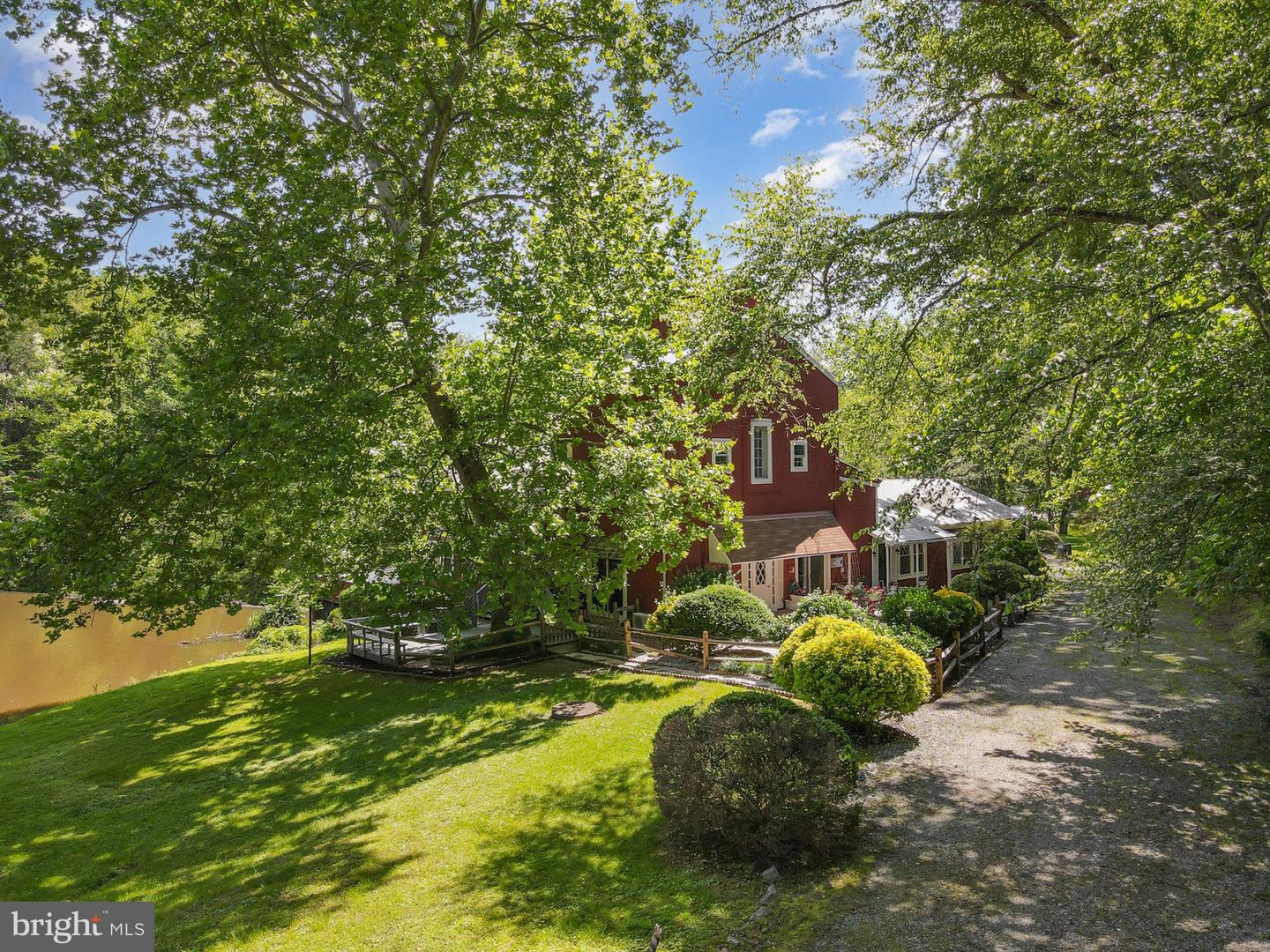 6908 S ROXBURY MILL RD, SPOTSYLVANIA, Virginia 22551, 4 Bedrooms Bedrooms, ,5 BathroomsBathrooms,Residential,For sale,6908 S ROXBURY MILL RD,VASP2033376 MLS # VASP2033376