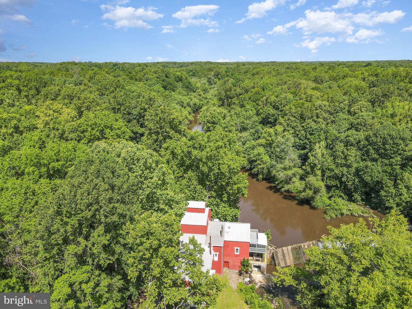 6908 S ROXBURY MILL RD, SPOTSYLVANIA, Virginia 22551, 4 Bedrooms Bedrooms, ,5 BathroomsBathrooms,Residential,For sale,6908 S ROXBURY MILL RD,VASP2033376 MLS # VASP2033376