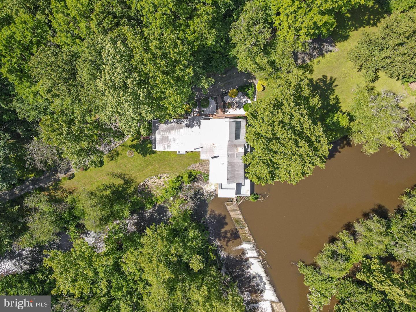 6908 S ROXBURY MILL RD, SPOTSYLVANIA, Virginia 22551, 4 Bedrooms Bedrooms, ,5 BathroomsBathrooms,Residential,For sale,6908 S ROXBURY MILL RD,VASP2033376 MLS # VASP2033376