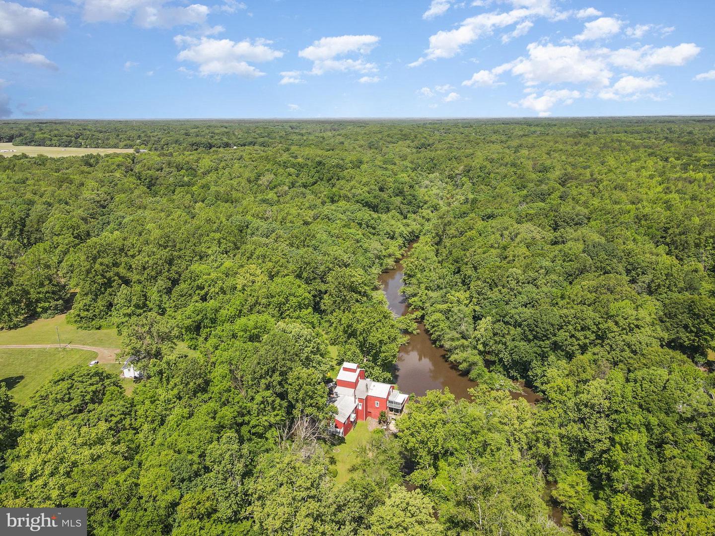 6908 S ROXBURY MILL RD, SPOTSYLVANIA, Virginia 22551, 4 Bedrooms Bedrooms, ,5 BathroomsBathrooms,Residential,For sale,6908 S ROXBURY MILL RD,VASP2033376 MLS # VASP2033376