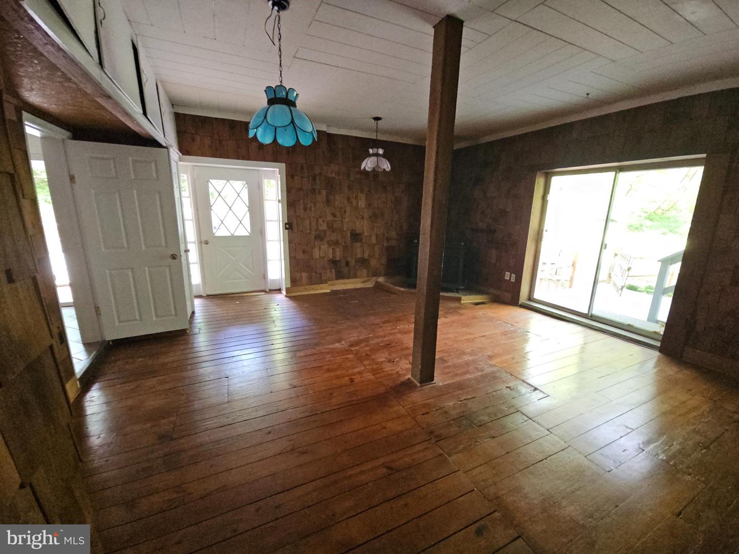 6908 S ROXBURY MILL RD, SPOTSYLVANIA, Virginia 22551, 4 Bedrooms Bedrooms, ,5 BathroomsBathrooms,Residential,For sale,6908 S ROXBURY MILL RD,VASP2033376 MLS # VASP2033376