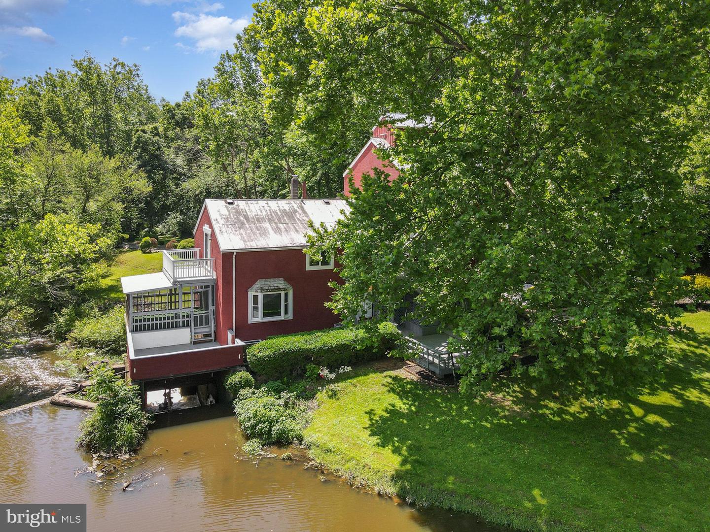 6908 S ROXBURY MILL RD, SPOTSYLVANIA, Virginia 22551, 4 Bedrooms Bedrooms, ,5 BathroomsBathrooms,Residential,For sale,6908 S ROXBURY MILL RD,VASP2033376 MLS # VASP2033376