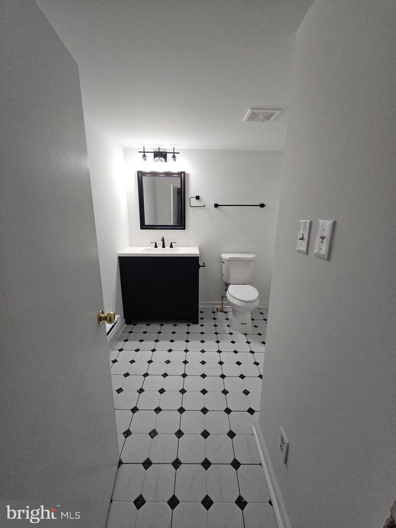 6908 S ROXBURY MILL RD, SPOTSYLVANIA, Virginia 22551, 4 Bedrooms Bedrooms, ,5 BathroomsBathrooms,Residential,For sale,6908 S ROXBURY MILL RD,VASP2033376 MLS # VASP2033376