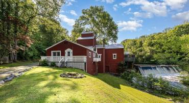 6908 S ROXBURY MILL RD, SPOTSYLVANIA, Virginia 22551, 4 Bedrooms Bedrooms, ,5 BathroomsBathrooms,Residential,For sale,6908 S ROXBURY MILL RD,VASP2033376 MLS # VASP2033376