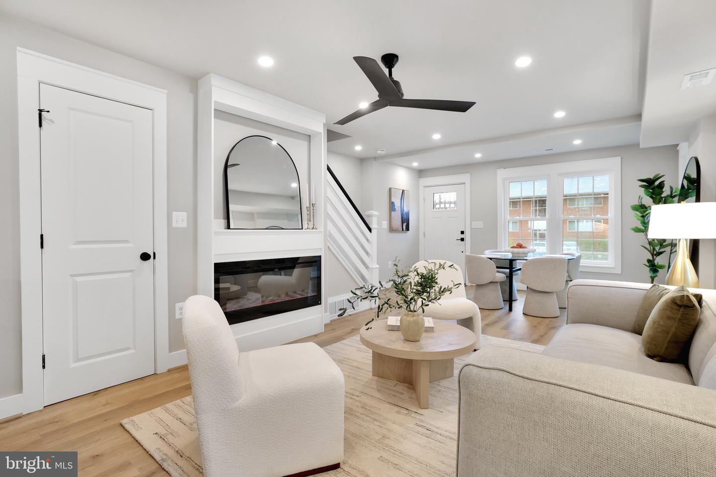2313 GLENDALE TER, ALEXANDRIA, Virginia 22303, 3 Bedrooms Bedrooms, ,2 BathroomsBathrooms,Residential,For sale,2313 GLENDALE TER,VAFX2242720 MLS # VAFX2242720