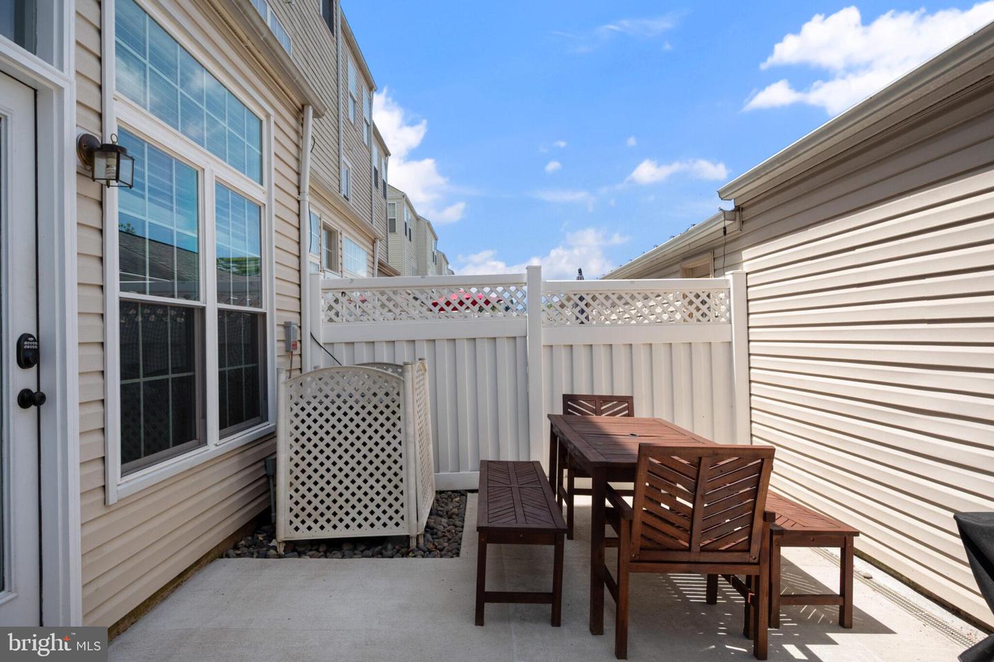 42838 CEDAR HEDGE ST, CHANTILLY, Virginia 20152, 3 Bedrooms Bedrooms, ,2 BathroomsBathrooms,Residential,For sale,42838 CEDAR HEDGE ST,VALO2097596 MLS # VALO2097596