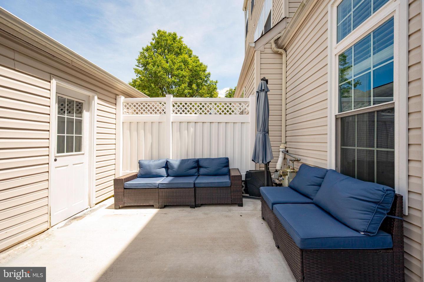 42838 CEDAR HEDGE ST, CHANTILLY, Virginia 20152, 3 Bedrooms Bedrooms, ,2 BathroomsBathrooms,Residential,For sale,42838 CEDAR HEDGE ST,VALO2097596 MLS # VALO2097596