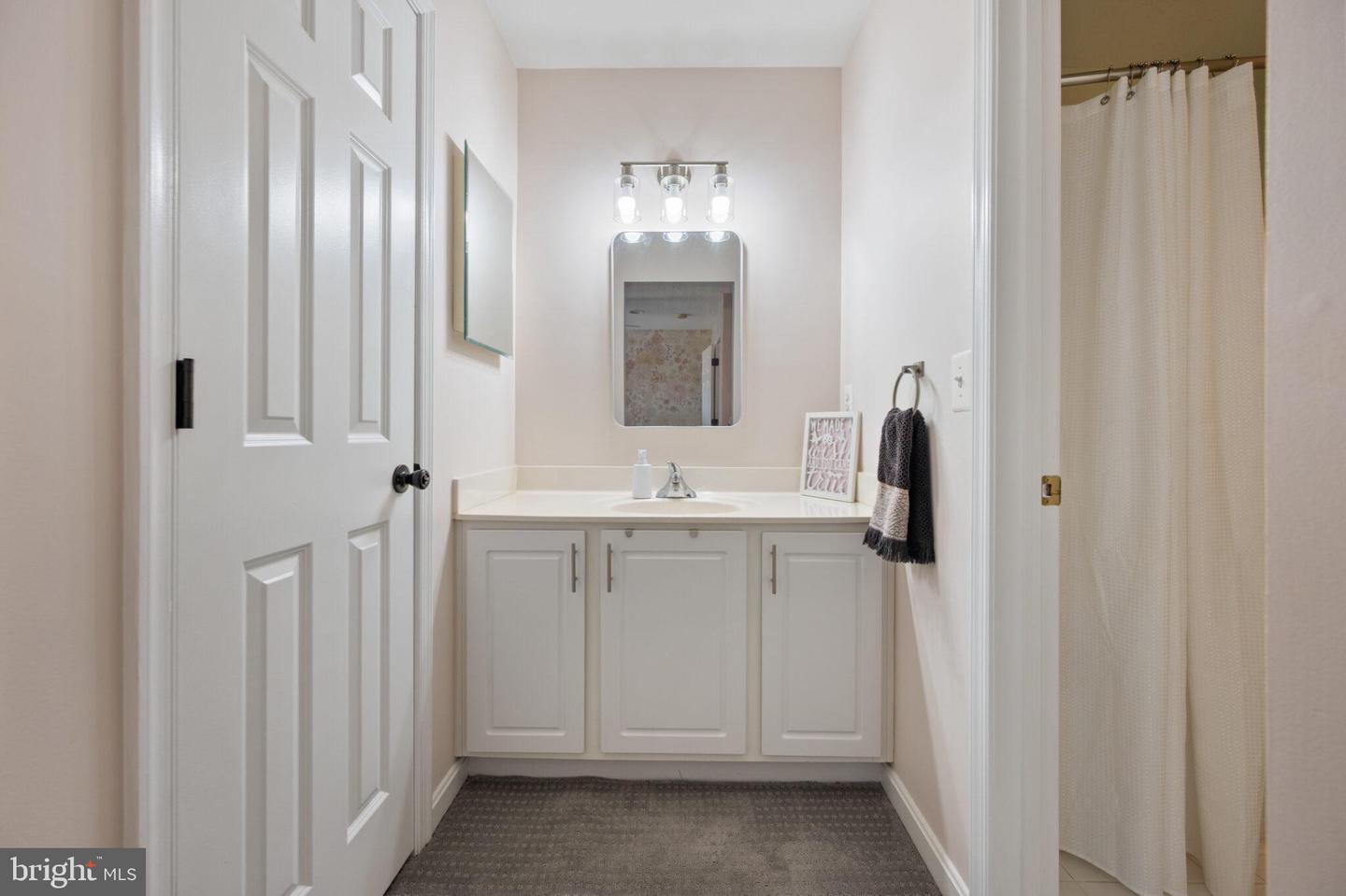 42838 CEDAR HEDGE ST, CHANTILLY, Virginia 20152, 3 Bedrooms Bedrooms, ,2 BathroomsBathrooms,Residential,For sale,42838 CEDAR HEDGE ST,VALO2097596 MLS # VALO2097596