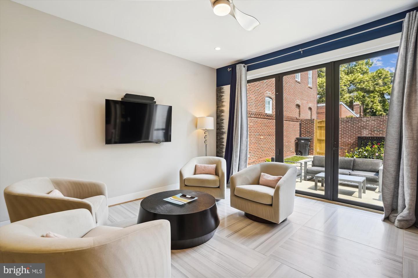 1015 DUKE ST, ALEXANDRIA, Virginia 22314, 3 Bedrooms Bedrooms, ,3 BathroomsBathrooms,Residential,For sale,1015 DUKE ST,VAAX2045648 MLS # VAAX2045648