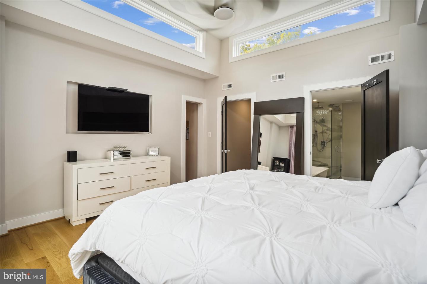 1015 DUKE ST, ALEXANDRIA, Virginia 22314, 3 Bedrooms Bedrooms, ,3 BathroomsBathrooms,Residential,For sale,1015 DUKE ST,VAAX2045648 MLS # VAAX2045648