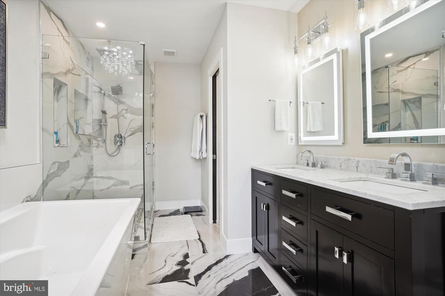 1015 DUKE ST, ALEXANDRIA, Virginia 22314, 3 Bedrooms Bedrooms, ,3 BathroomsBathrooms,Residential,For sale,1015 DUKE ST,VAAX2045648 MLS # VAAX2045648