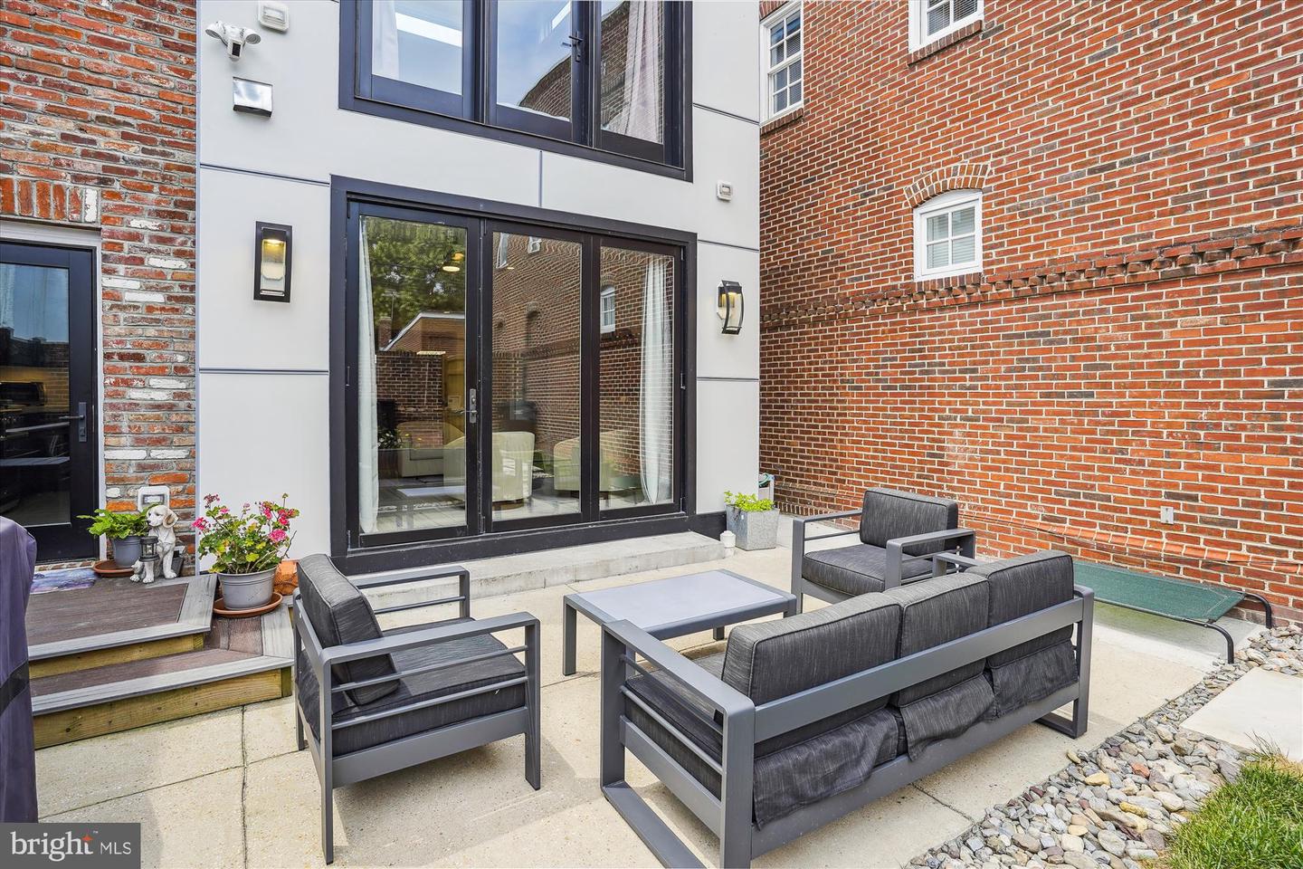 1015 DUKE ST, ALEXANDRIA, Virginia 22314, 3 Bedrooms Bedrooms, ,3 BathroomsBathrooms,Residential,For sale,1015 DUKE ST,VAAX2045648 MLS # VAAX2045648
