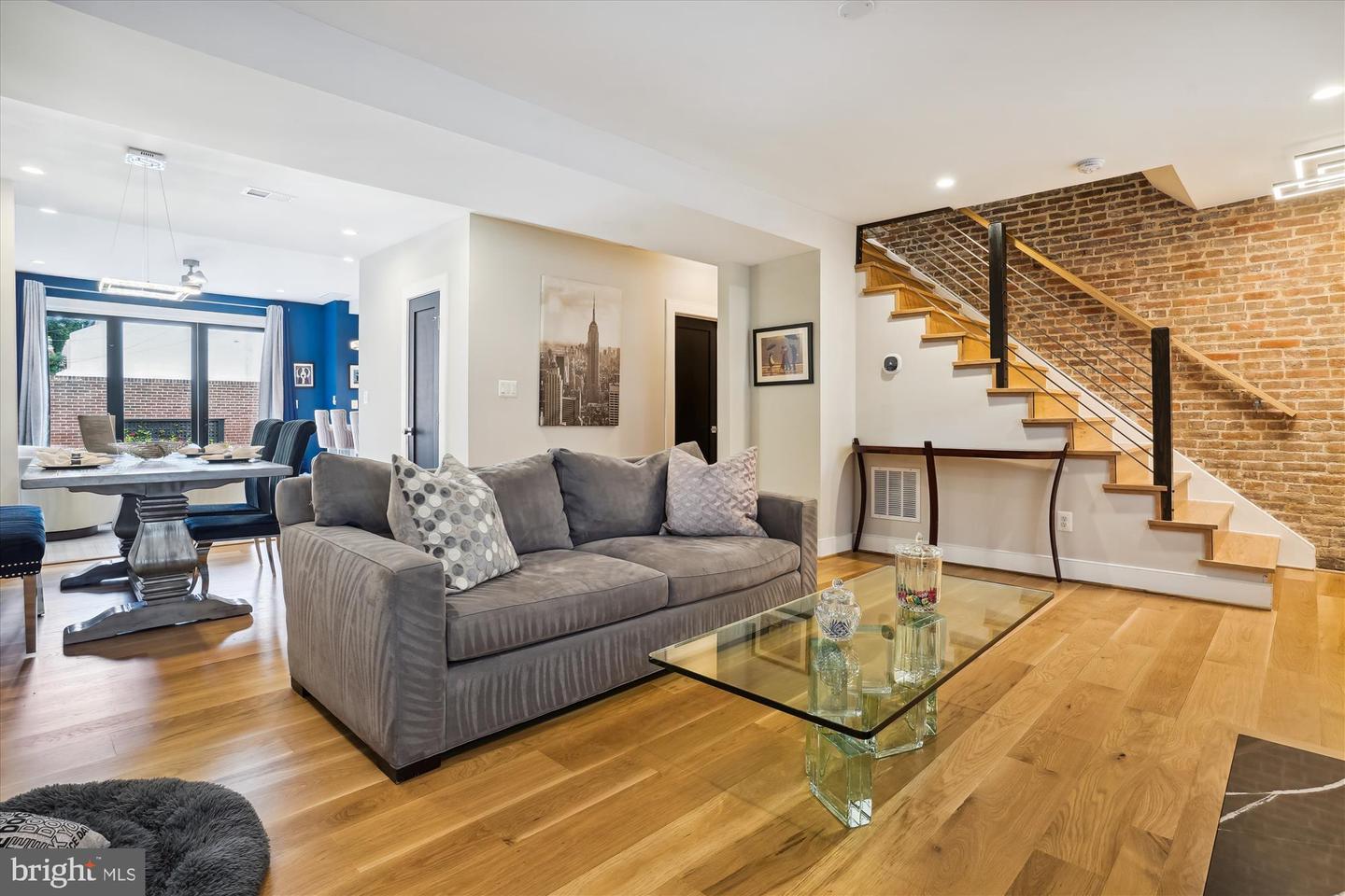 1015 DUKE ST, ALEXANDRIA, Virginia 22314, 3 Bedrooms Bedrooms, ,3 BathroomsBathrooms,Residential,For sale,1015 DUKE ST,VAAX2045648 MLS # VAAX2045648
