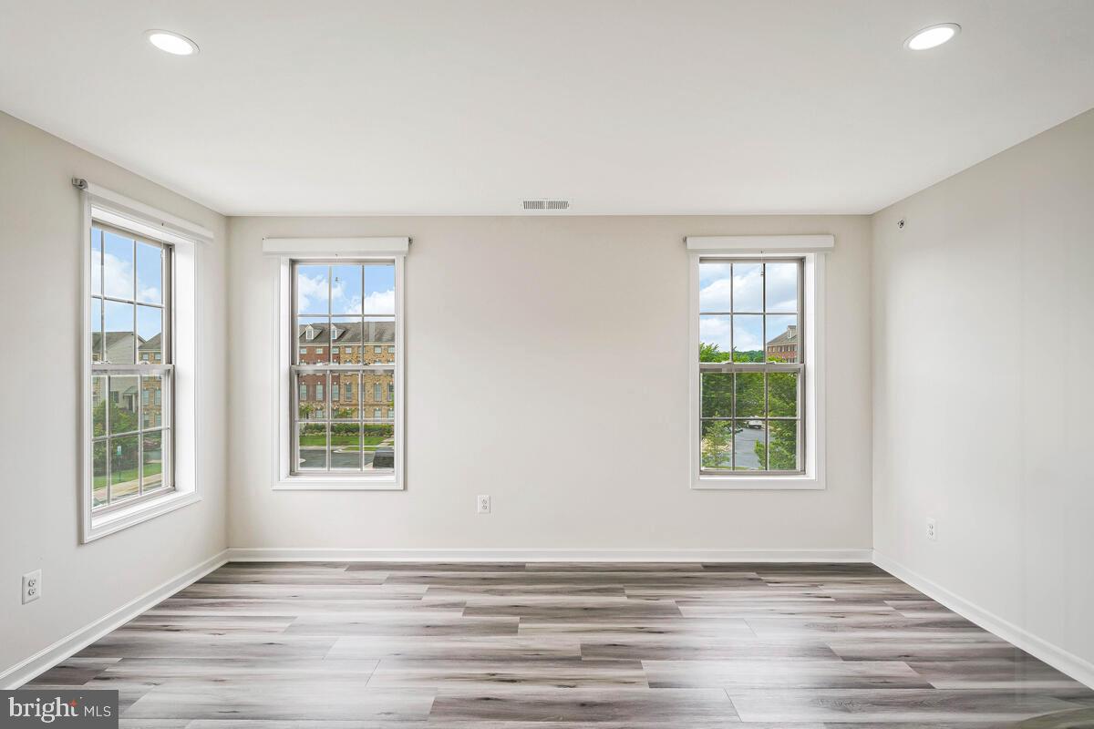 22635 NAUGATUCK SQ, ASHBURN, Virginia 20148, 4 Bedrooms Bedrooms, ,3 BathroomsBathrooms,Residential,For sale,22635 NAUGATUCK SQ,VALO2097644 MLS # VALO2097644