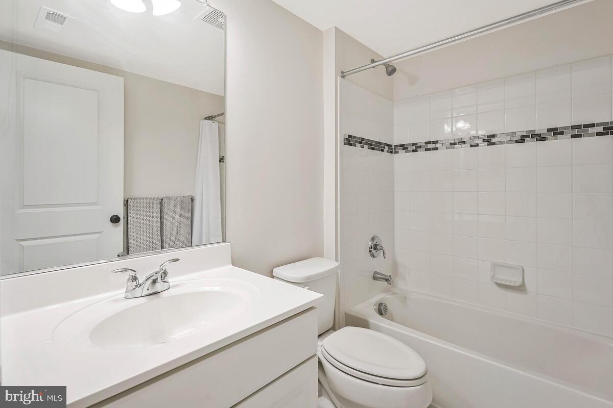 22635 NAUGATUCK SQ, ASHBURN, Virginia 20148, 4 Bedrooms Bedrooms, ,3 BathroomsBathrooms,Residential,For sale,22635 NAUGATUCK SQ,VALO2097644 MLS # VALO2097644