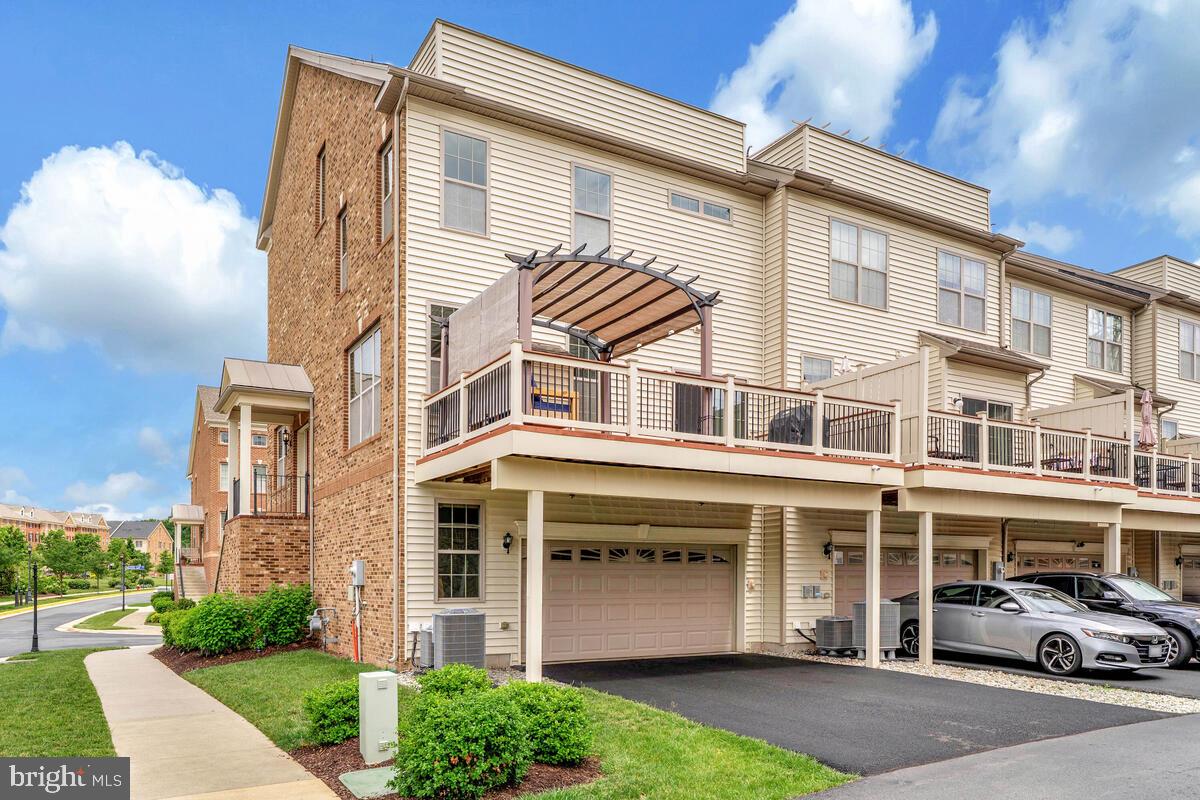 22635 NAUGATUCK SQ, ASHBURN, Virginia 20148, 4 Bedrooms Bedrooms, ,3 BathroomsBathrooms,Residential,For sale,22635 NAUGATUCK SQ,VALO2097644 MLS # VALO2097644