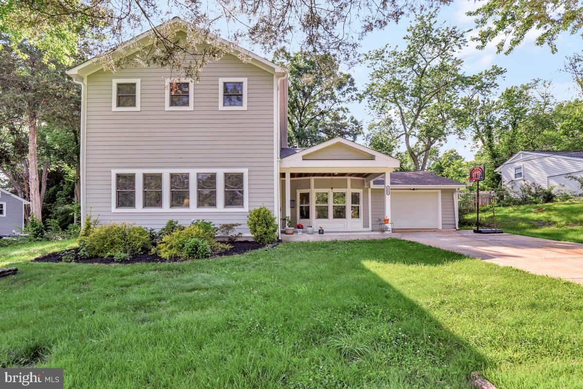 4406 ROUNDHILL RD, ALEXANDRIA, Virginia 22310, 4 Bedrooms Bedrooms, ,4 BathroomsBathrooms,Residential,For sale,4406 ROUNDHILL RD,VAFX2242854 MLS # VAFX2242854