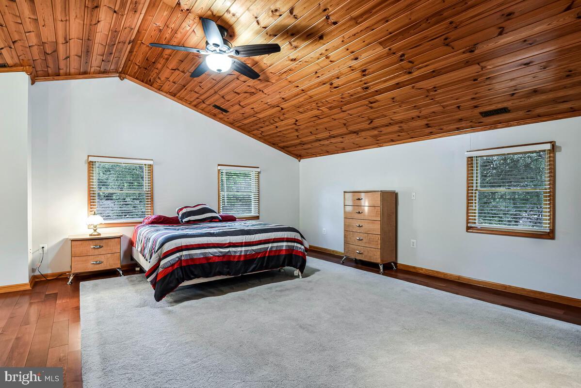 4406 ROUNDHILL RD, ALEXANDRIA, Virginia 22310, 4 Bedrooms Bedrooms, ,4 BathroomsBathrooms,Residential,For sale,4406 ROUNDHILL RD,VAFX2242854 MLS # VAFX2242854