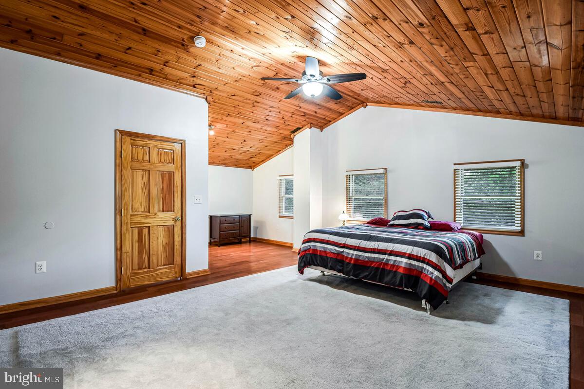 4406 ROUNDHILL RD, ALEXANDRIA, Virginia 22310, 4 Bedrooms Bedrooms, ,4 BathroomsBathrooms,Residential,For sale,4406 ROUNDHILL RD,VAFX2242854 MLS # VAFX2242854