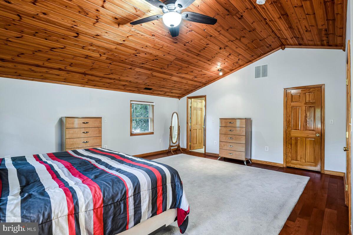 4406 ROUNDHILL RD, ALEXANDRIA, Virginia 22310, 4 Bedrooms Bedrooms, ,4 BathroomsBathrooms,Residential,For sale,4406 ROUNDHILL RD,VAFX2242854 MLS # VAFX2242854