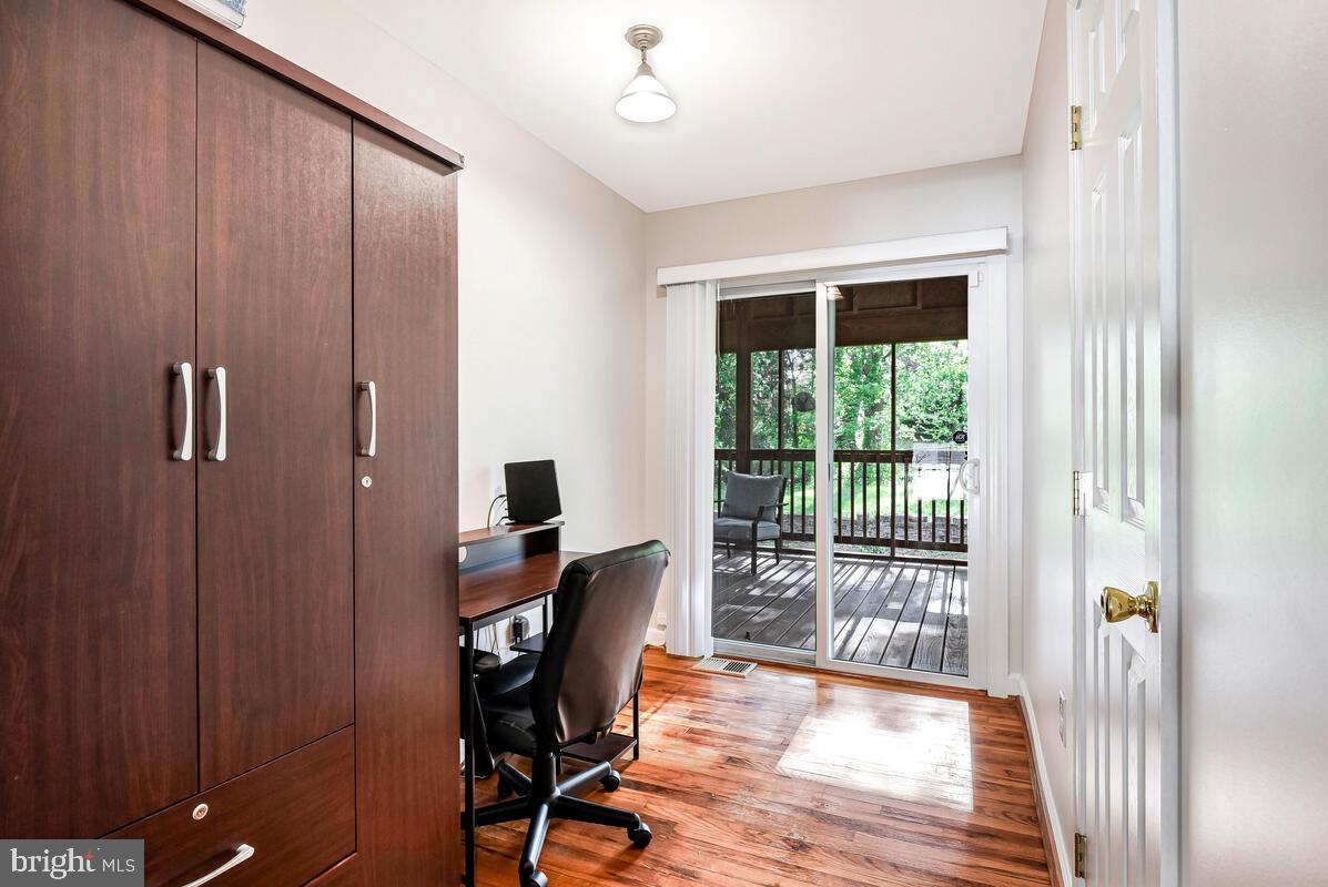 4406 ROUNDHILL RD, ALEXANDRIA, Virginia 22310, 4 Bedrooms Bedrooms, ,4 BathroomsBathrooms,Residential,For sale,4406 ROUNDHILL RD,VAFX2242854 MLS # VAFX2242854