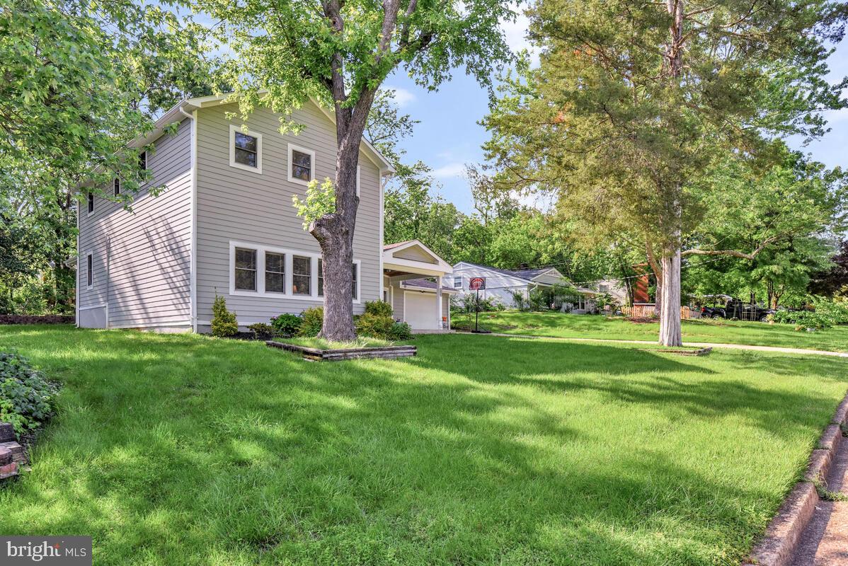 4406 ROUNDHILL RD, ALEXANDRIA, Virginia 22310, 4 Bedrooms Bedrooms, ,4 BathroomsBathrooms,Residential,For sale,4406 ROUNDHILL RD,VAFX2242854 MLS # VAFX2242854