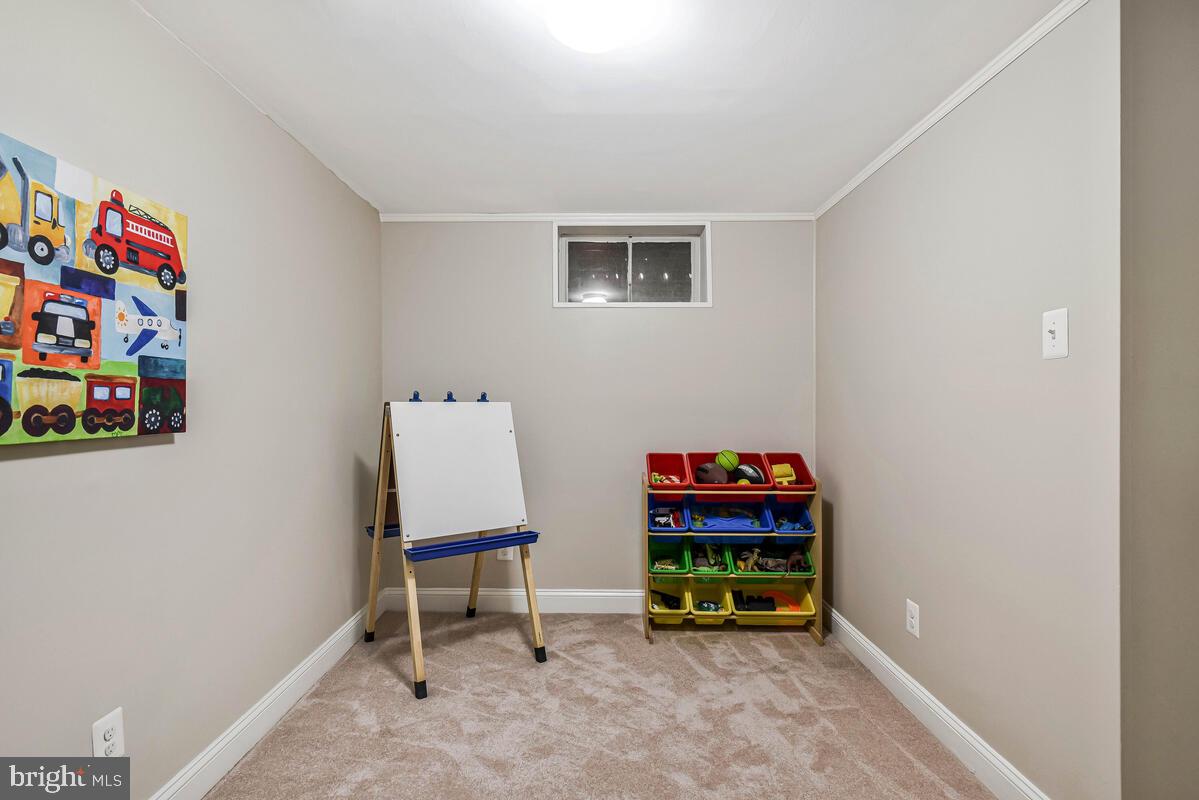 4406 ROUNDHILL RD, ALEXANDRIA, Virginia 22310, 4 Bedrooms Bedrooms, ,4 BathroomsBathrooms,Residential,For sale,4406 ROUNDHILL RD,VAFX2242854 MLS # VAFX2242854