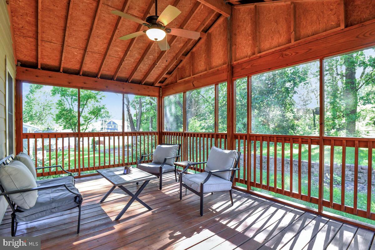 4406 ROUNDHILL RD, ALEXANDRIA, Virginia 22310, 4 Bedrooms Bedrooms, ,4 BathroomsBathrooms,Residential,For sale,4406 ROUNDHILL RD,VAFX2242854 MLS # VAFX2242854