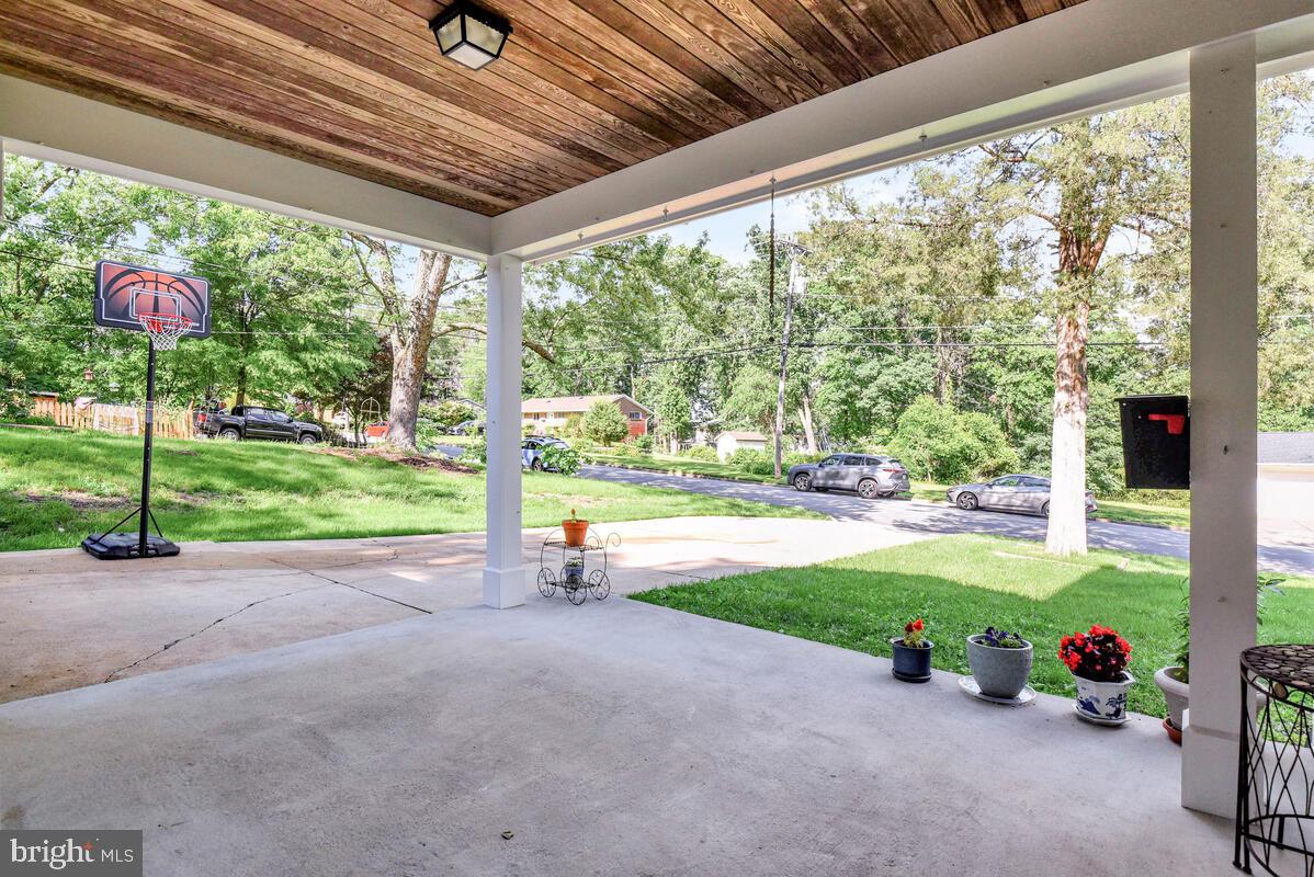 4406 ROUNDHILL RD, ALEXANDRIA, Virginia 22310, 4 Bedrooms Bedrooms, ,4 BathroomsBathrooms,Residential,For sale,4406 ROUNDHILL RD,VAFX2242854 MLS # VAFX2242854